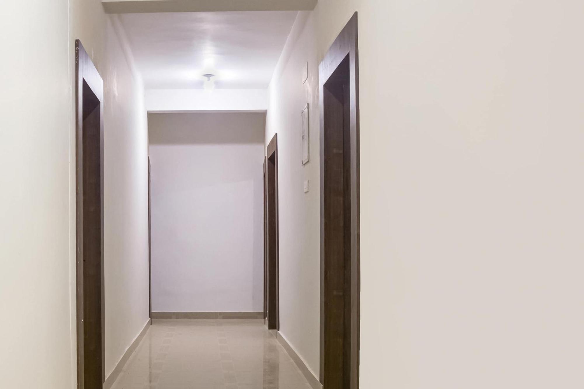 Hotel O Tushar Continental New Delhi Ngoại thất bức ảnh